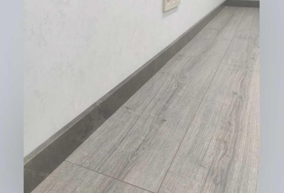 Плинтус МДФ Лука Пл 80МДФ.2700.Point line 24013 Дуб серый