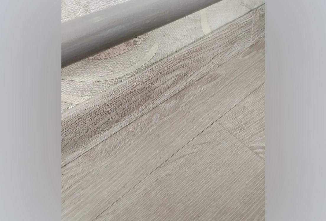 Плинтус ПВХ Идеал Классик 70мм 2,2м 251 Ясень