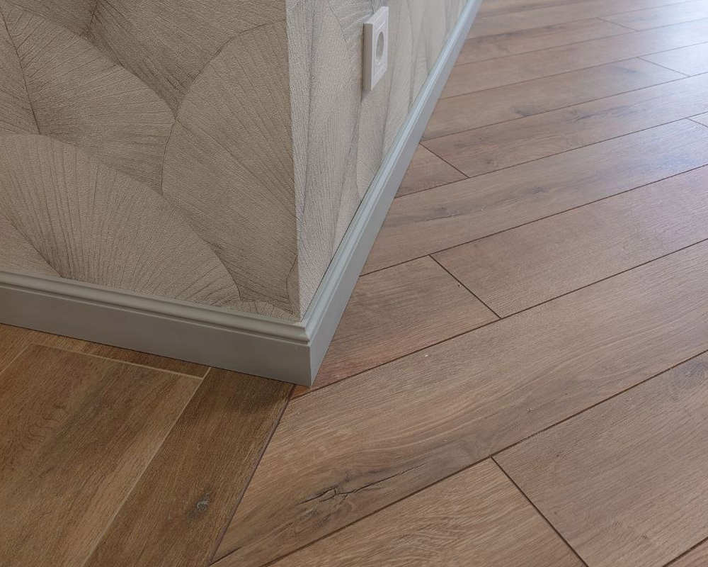 Плинтус из полистирола высокой плотности NMC Wallstyl FO1 Белый