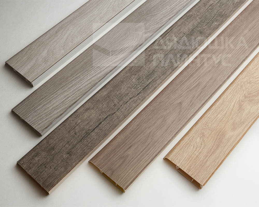 Плинтус ПВХ Salag Lima 72мм 2,5м. Венге