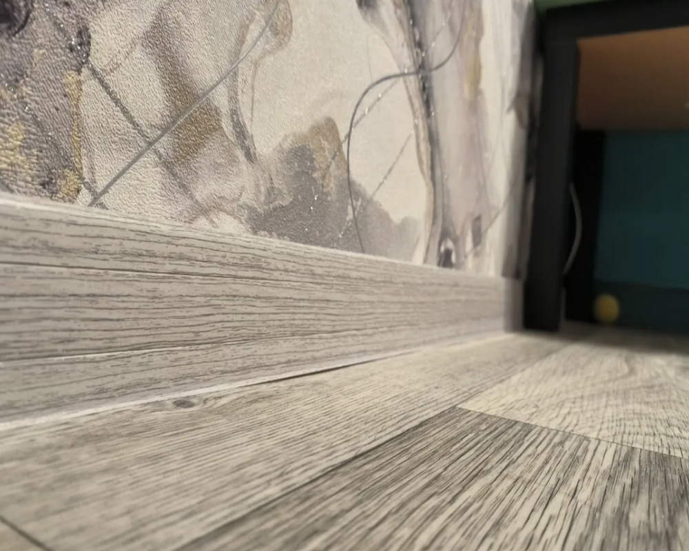 Плинтус ПВХ MAGIC STIСK 77мм 2,2 м MS02 Прованс