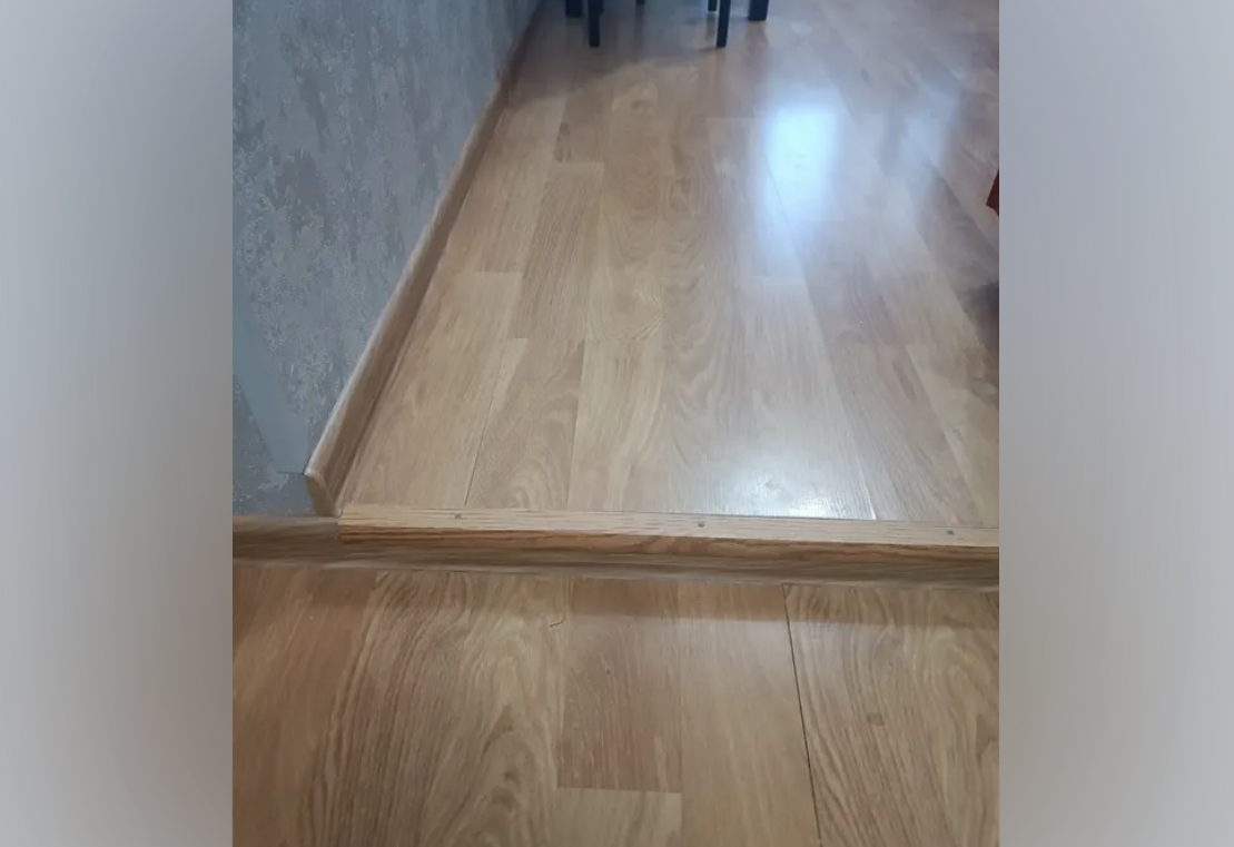 Порог угловой ПУ 05.1800.059 0,9 м Бетон скай. Цена за 6 штук