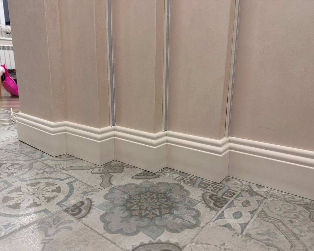 Плинтус из полистирола высокой плотности NMC Wallstyl FL1 Белый