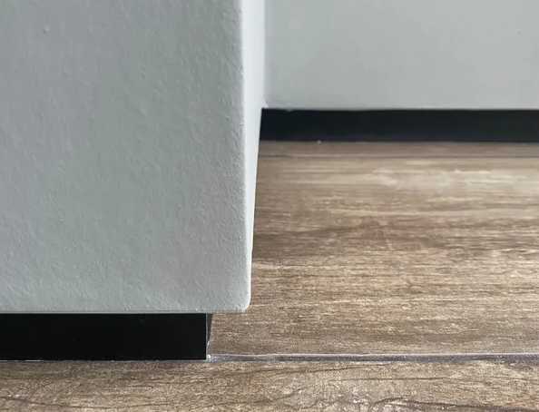 Теневой профиль Decaro Engineering D004.2A Черный 2,0 м