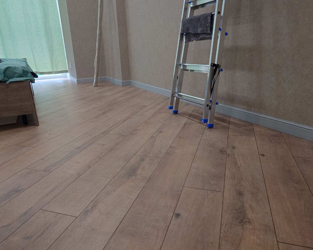 Плинтус из полистирола высокой плотности NMC Wallstyl FB2 Белый