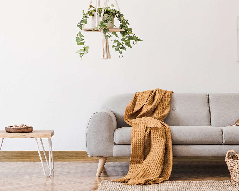 Плинтус ПВХ со съемной панелью Идеал Деконика 70 мм 211 Дуб рустик