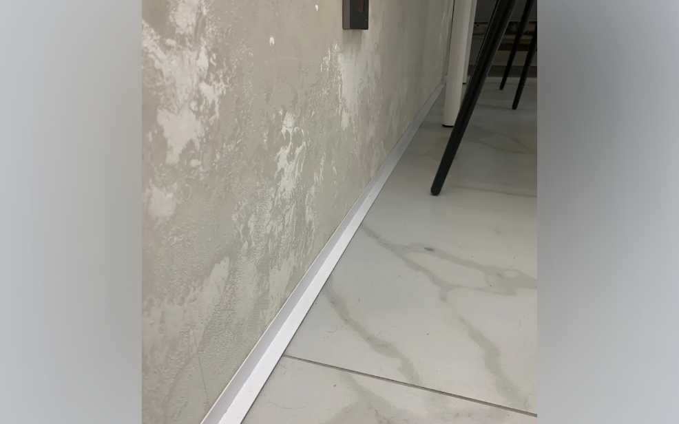 Микроплинтус MSAPL 02.2700.16 Белый