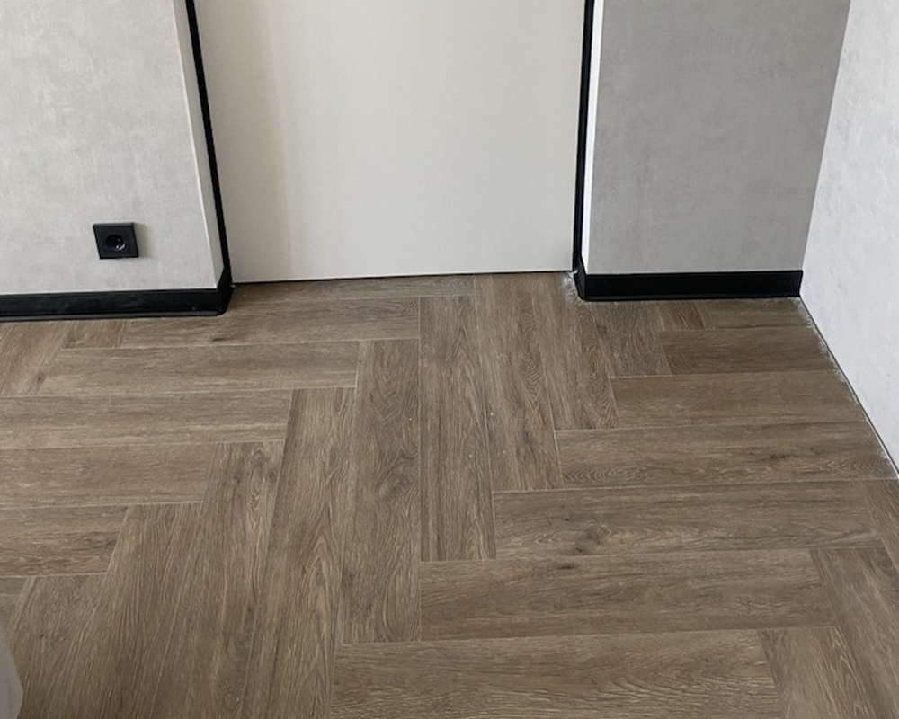 Плинтус ХДФ Dollken S60 60 мм х 2,575м 1001 Чёрный