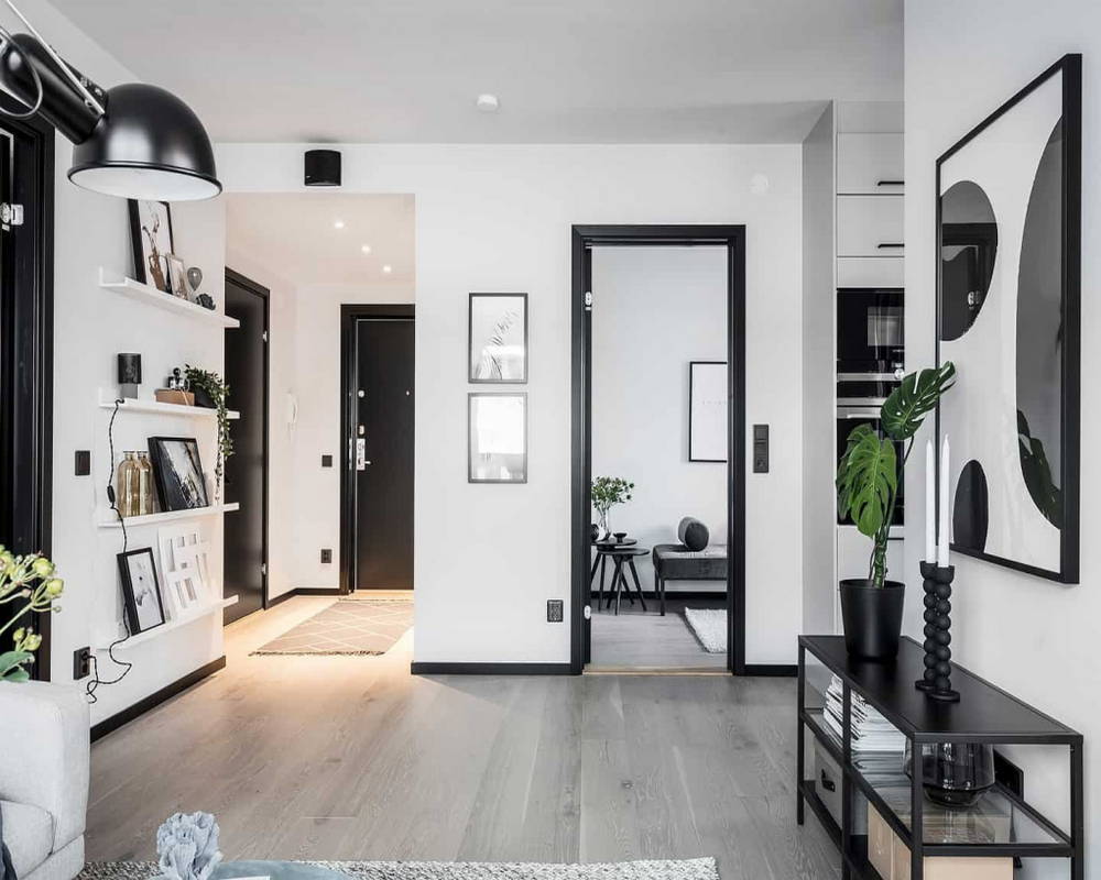 Плинтус из полистирола высокой плотности Волшебная Палочка. Окрашенная. 80мм 2м. RAL 9005