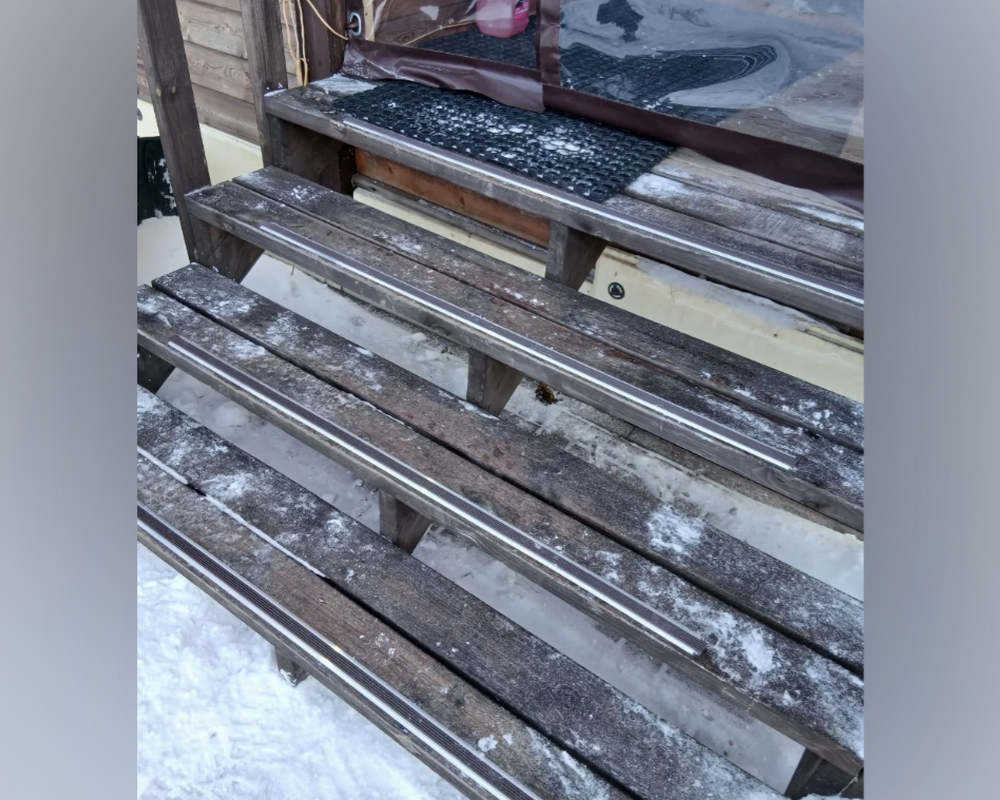 Порог одноуровневый ПС 08-1.2700.201лч Серебро