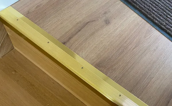 Порог угловой ПУ 02.2700.059 0,9 м Бетон скай