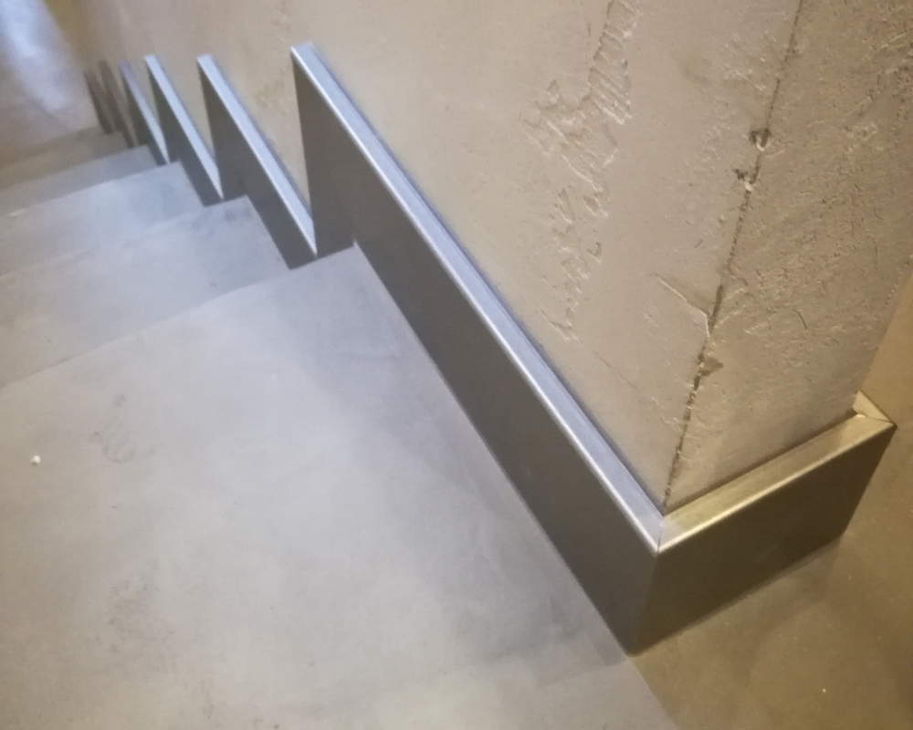 Плинтус ХДФ Dollken Cubu Flex Life 40мм х 11/13мм х 2,5 м 1246 Платинум Сильвер