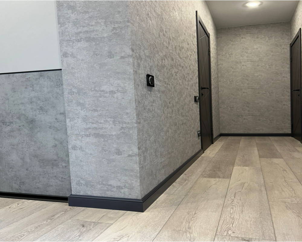 Плинтус из полистирола высокой плотности NMC Wallstyl FB1 Белый