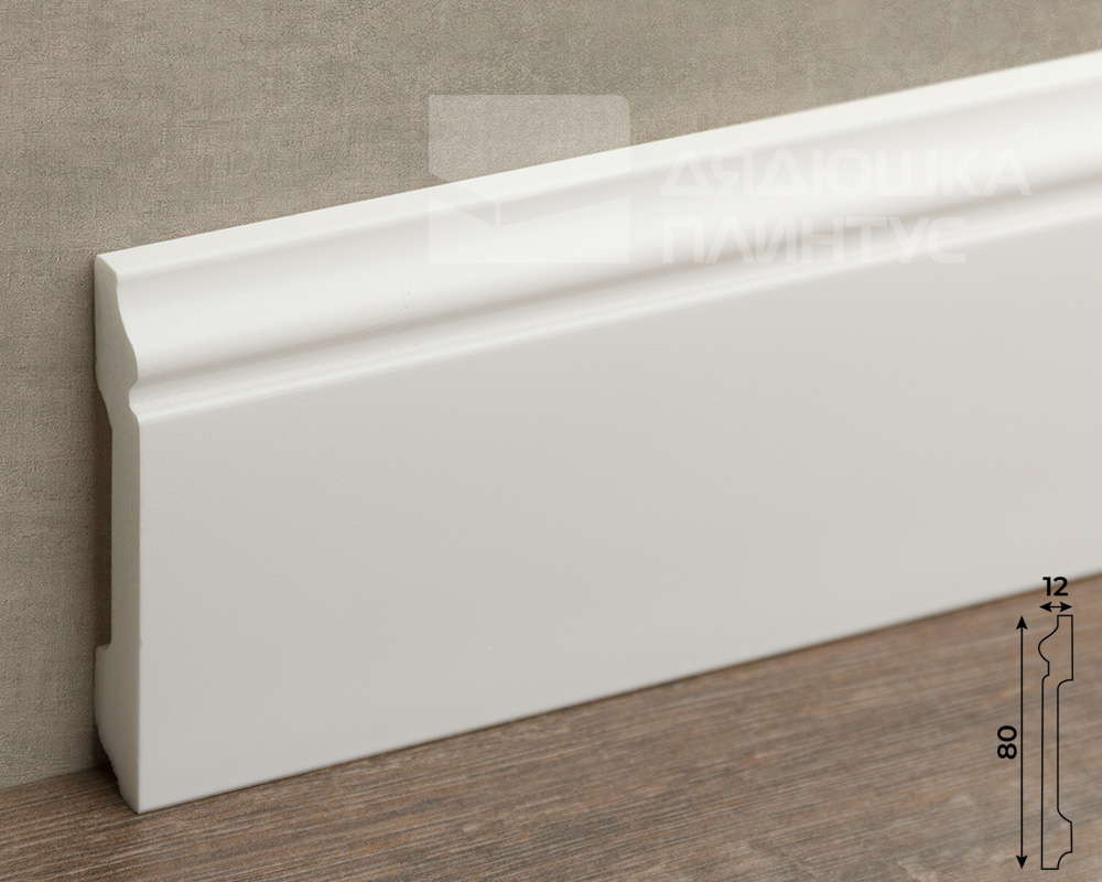 Плинтус из полистирола высокой плотности  Волшебная палочка . 80мм 2м. RAL 9005. Окрашенная